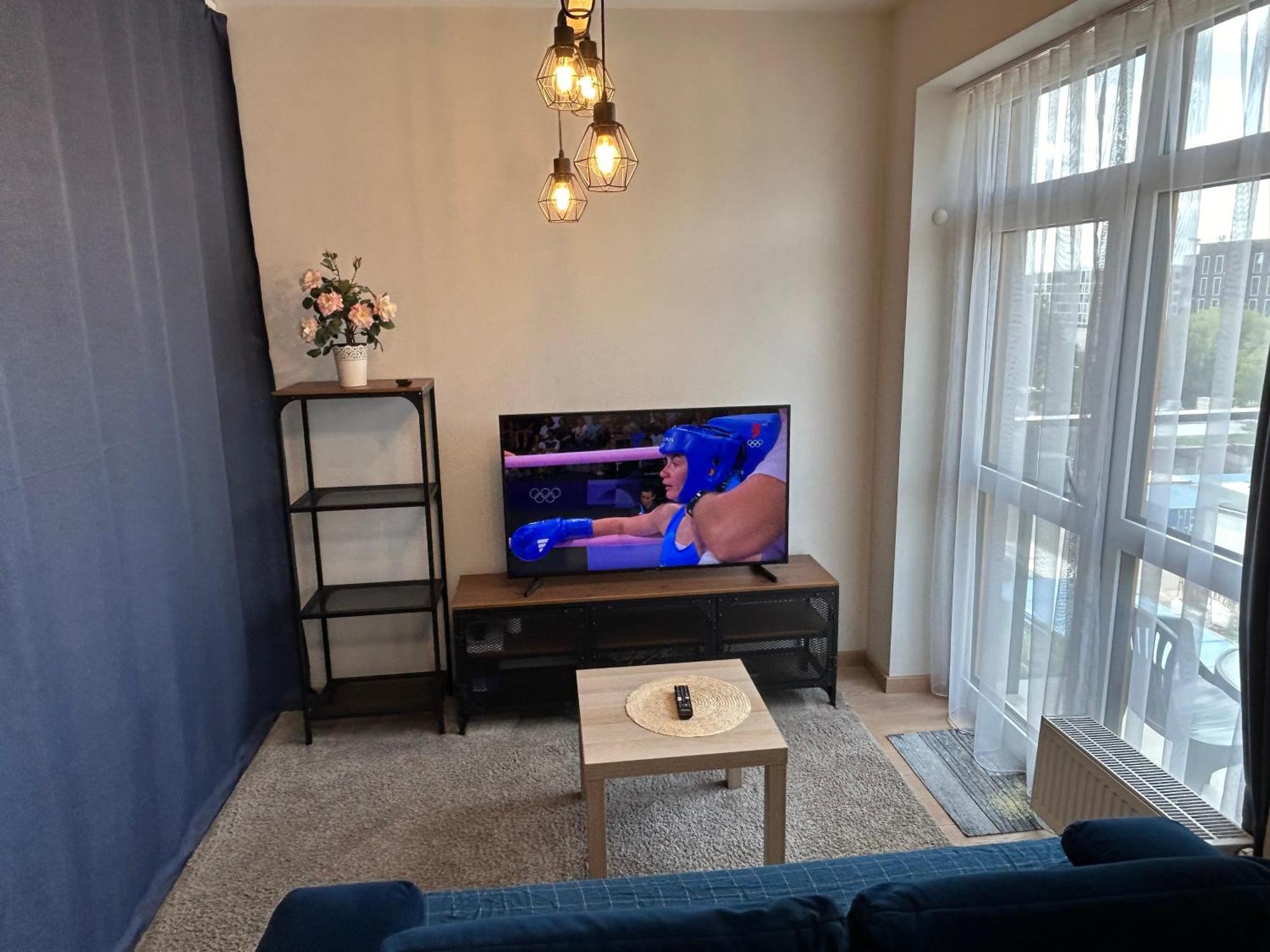 וילנה Your Home - Stylish Studio Apartment In Center, With Balcony & Self Check-In מראה חיצוני תמונה